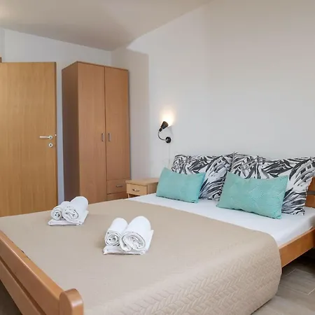 Appartamento Goldfinch Estate *