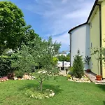 Goldfinch Estate