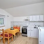 Apartment Goldfinch Estate Banjole