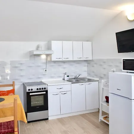Goldfinch Estate Apartament